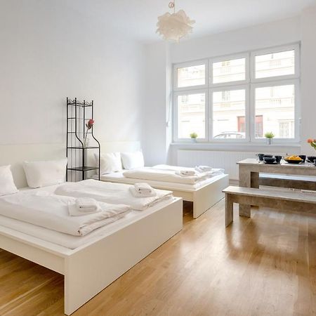 Newton-Appartement Mit 3 Schlafzimmern Berlin Exterior photo